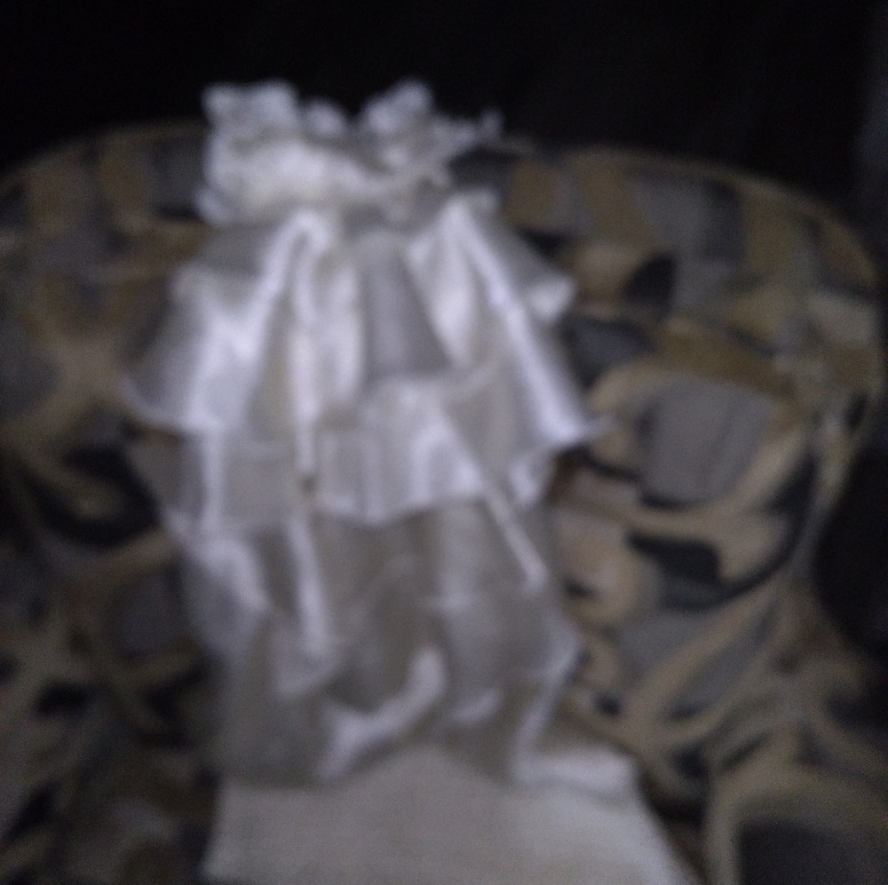 blouse - Picture 3 of 3